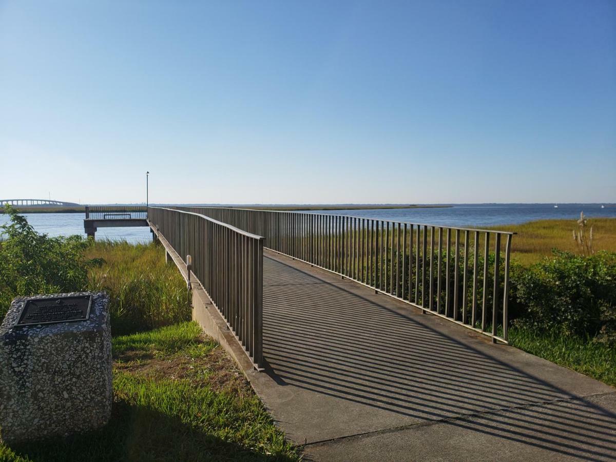 Отель Epworth By The Sea St. Simons Island Экстерьер фото