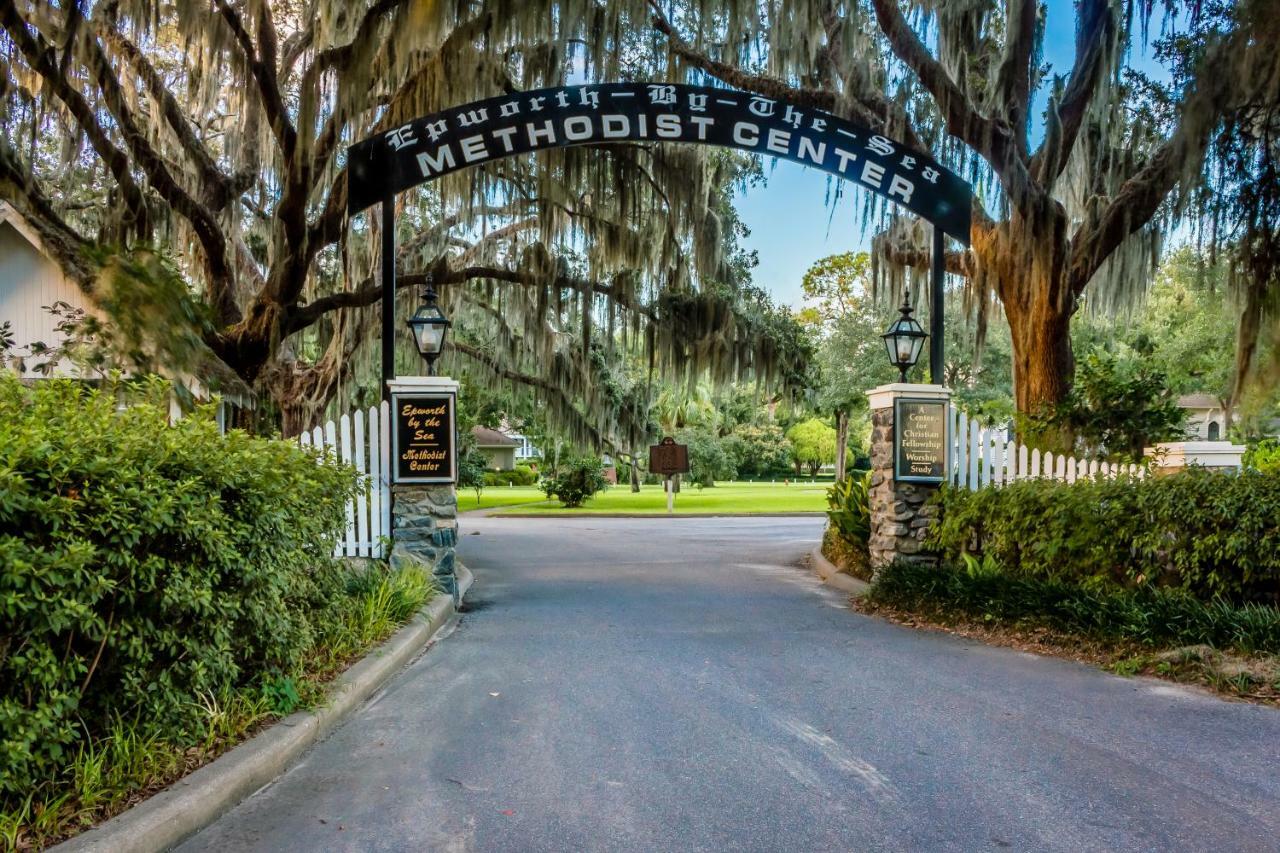 Отель Epworth By The Sea St. Simons Island Экстерьер фото