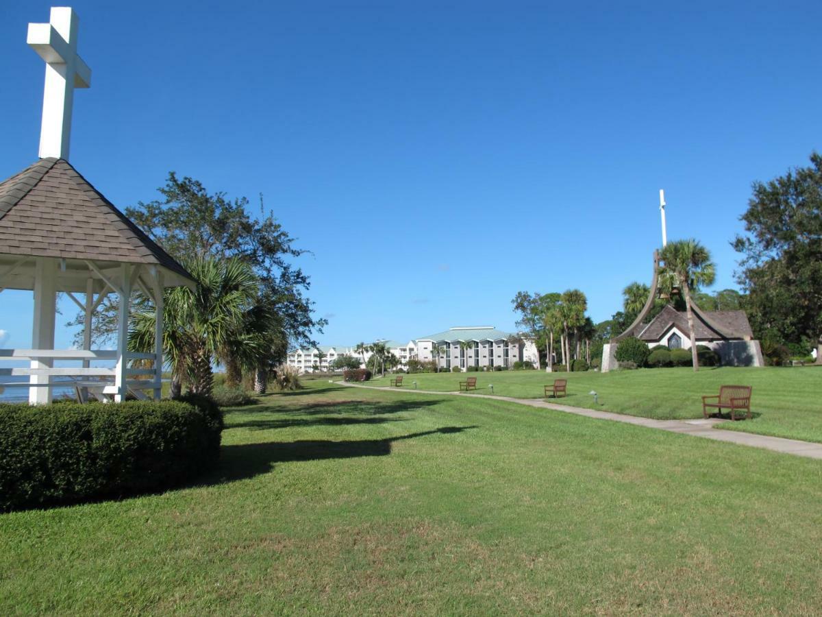 Отель Epworth By The Sea St. Simons Island Экстерьер фото